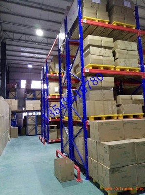 佛山順德比較實惠的承重倉庫貨架生產(chǎn)橫梁式倉儲貨架托盤式貨架定制工廠